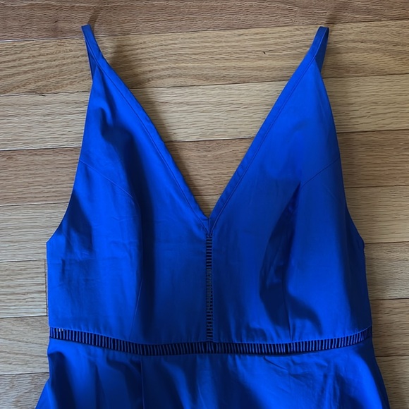 COS v-neck midi slip dress - Picture 2 of 5